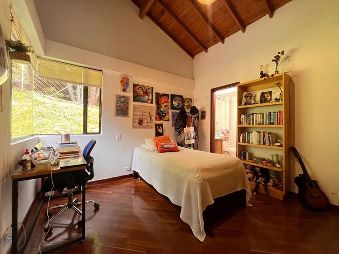 Casa de 3 alcobas en venta en El Poblado, Medellín, 310 m² · foto 15 de 19