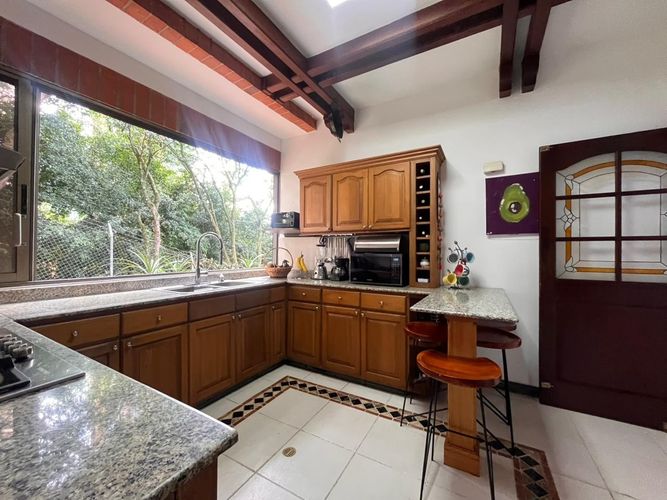 Casa de 3 alcobas en venta en El Poblado, Medellín, 310 m² · foto 12 de 19
