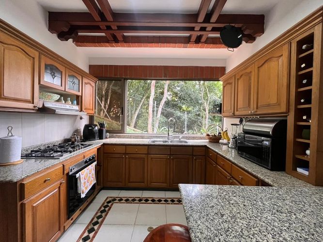 Casa de 3 alcobas en venta en El Poblado, Medellín, 310 m² · foto 11 de 19