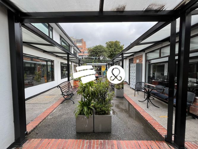 Casa de 25 alcobas en venta en Chapinero, Bogotá, 1175 m² · foto 3 de 7