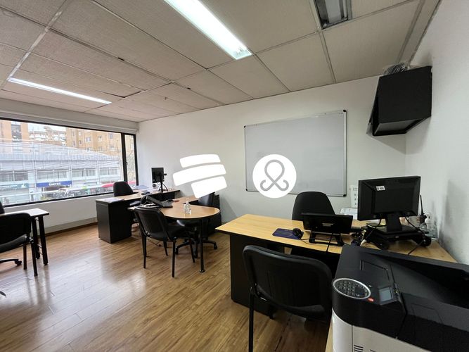 Casa de 25 alcobas en venta en Chapinero, Bogotá, 1175 m² · foto 6 de 7