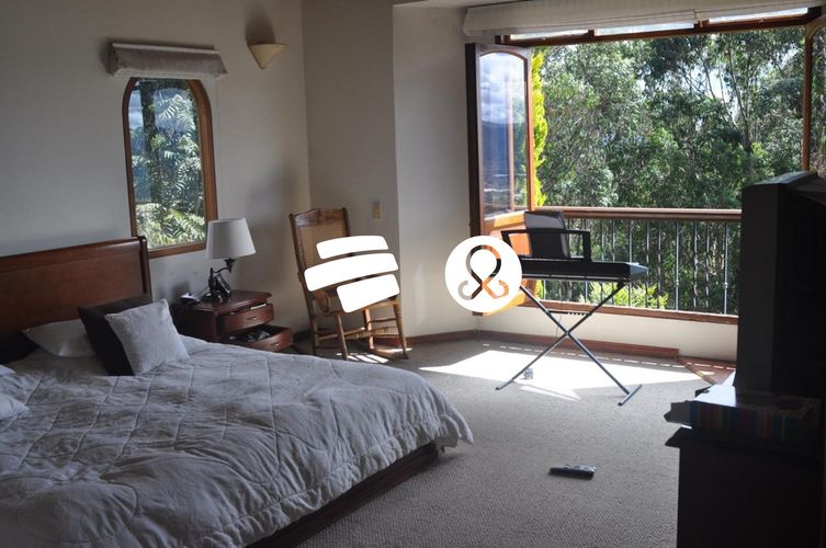 Casa de 6 alcobas en venta en Fusca, Chía, 407 m² · foto 3 de 9