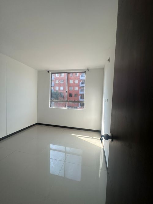 Apartamento de 3 alcobas en venta en Senderos Del Lili, Cali, 99 m² · foto 3 de 20
