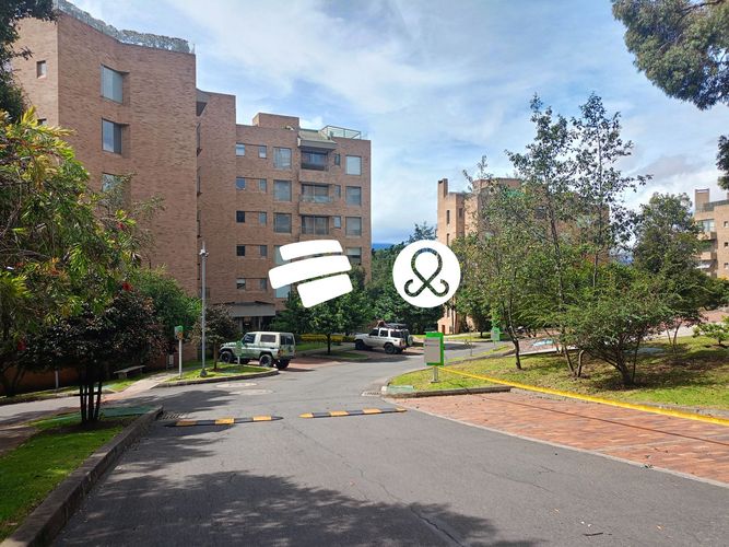 Apartamento de 3 alcobas en venta en Cerros De Suba, Bogotá, 248 m² · foto 2 de 24