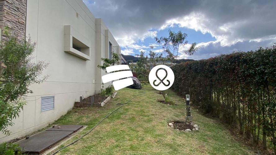 Casa de 4 alcobas en venta en La Violeta, Sopó, 1920 m² · foto 2 de 13