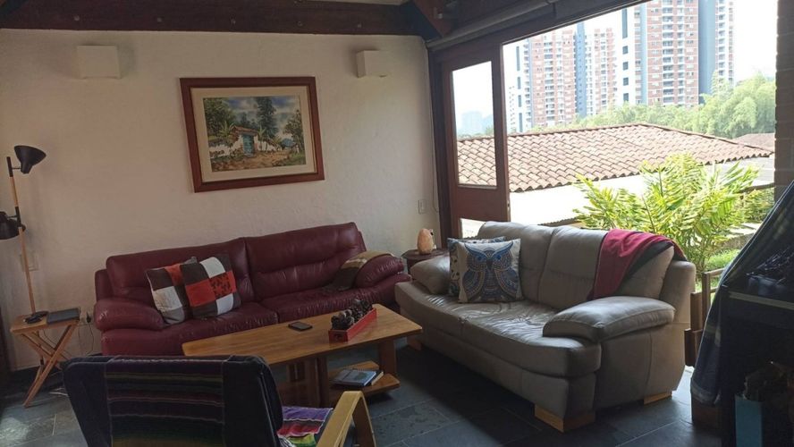 Casa de 4 alcobas en venta en La Aldea, La Estrella, 355 m² · foto 3 de 24
