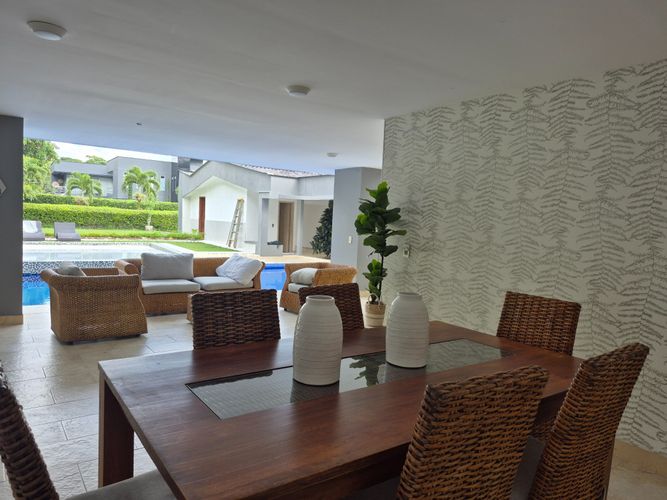 Casa de 5 alcobas en arriendo en Las Mercedes, Jamundí, 1680 m² · foto 6 de 24