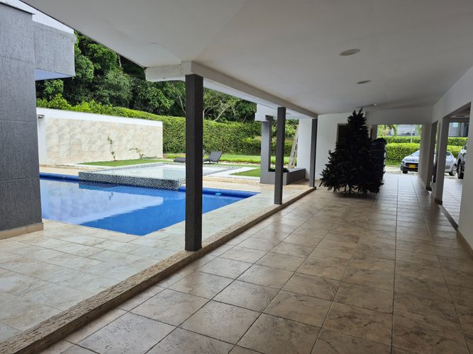Casa de 5 alcobas en arriendo en Las Mercedes, Jamundí, 1680 m² · foto 10 de 24