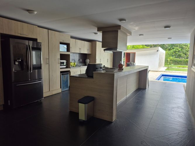 Casa de 5 alcobas en arriendo en Las Mercedes, Jamundí, 1680 m² · foto 13 de 24