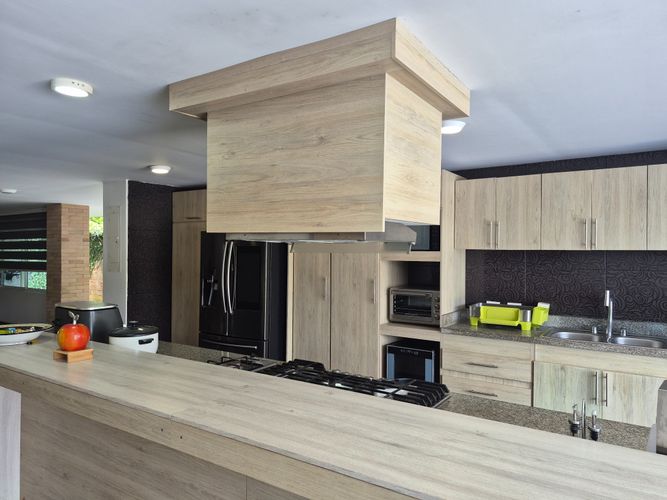 Casa de 5 alcobas en arriendo en Las Mercedes, Jamundí, 1680 m² · foto 15 de 24