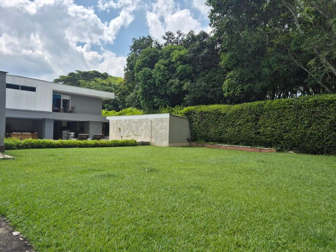 Casa de 5 alcobas en arriendo en Las Mercedes, Jamundí, 1680 m² · foto 23 de 24