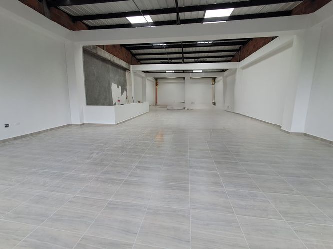 Bodega en arriendo en Los Rosales, Pereira, 340 m² · foto 4 de 9