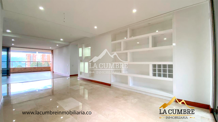 Apartamento de 3 alcobas en arriendo en La Calera, Medellín, 210 m² · foto 5 de 19