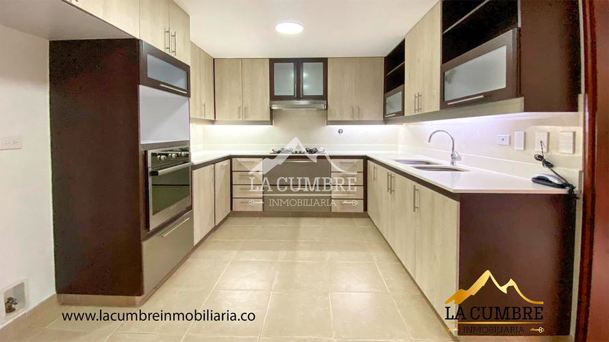 Apartamento de 3 alcobas en arriendo en La Calera, Medellín, 210 m² · foto 8 de 19
