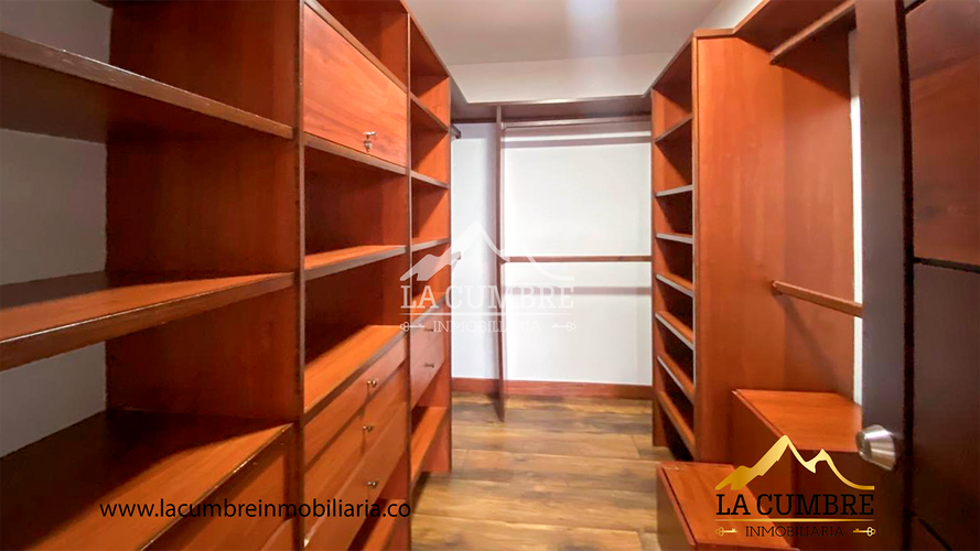 Apartamento de 3 alcobas en arriendo en La Calera, Medellín, 210 m² · foto 18 de 19