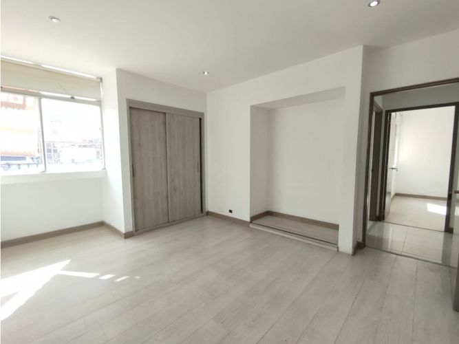 Apartamento de 3 alcobas en venta en Lalinde, Medellín, 137 m² · foto 10 de 17