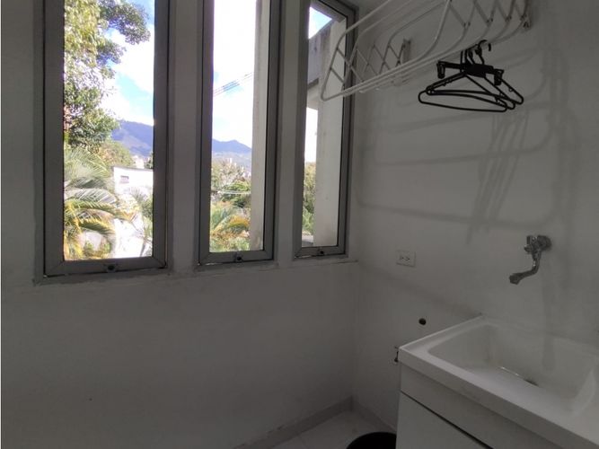 Apartamento de 3 alcobas en venta en Lalinde, Medellín, 137 m² · foto 16 de 17
