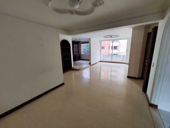 Apartamento de 3 alcobas en arriendo en Laureles, Medellín, 95 m² · foto 9 de 16
