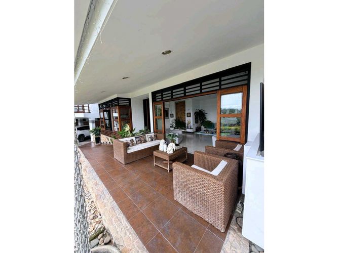 Casa de 4 alcobas en venta en Arroyohondo, Yumbo, 480 m² · foto 3 de 24