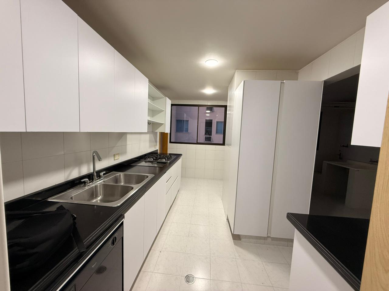 Apartamento en venta en Los Alamos, Pereira · foto 2 de 15