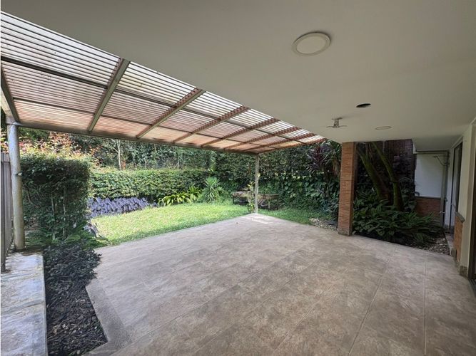 Casa de 3 alcobas en venta en Loma Del Esmeraldal, Envigado, 218 m² · foto 3 de 22