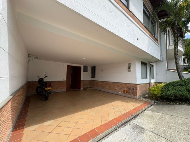 Casa de 3 alcobas en venta en Loma Del Esmeraldal, Envigado, 218 m² · foto 5 de 22
