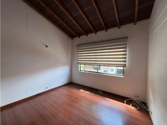 Casa de 3 alcobas en venta en Loma Del Esmeraldal, Envigado, 218 m² · foto 19 de 22
