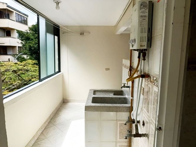 Apartamento de 3 alcobas en venta en La America, Medellín, 97 m² · foto 15 de 16