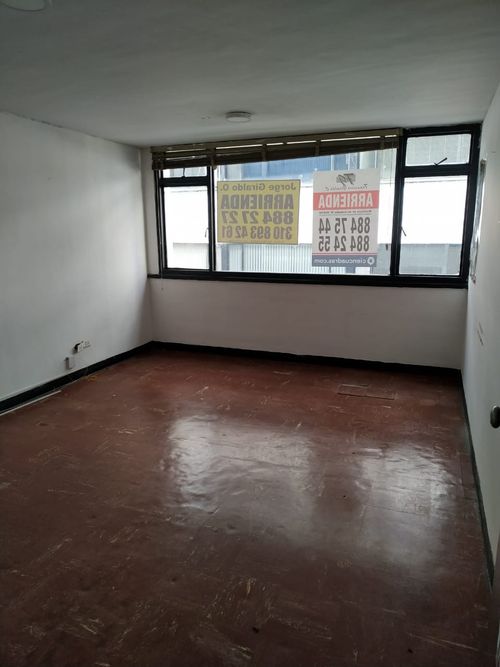 Oficina en arriendo en El Centro, Manizales, 16 m² · foto 3 de 3
