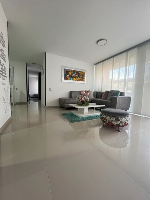 Apartamento de 3 alcobas en venta en Ciudad Jardin, Cali, 97 m² · foto 2 de 24