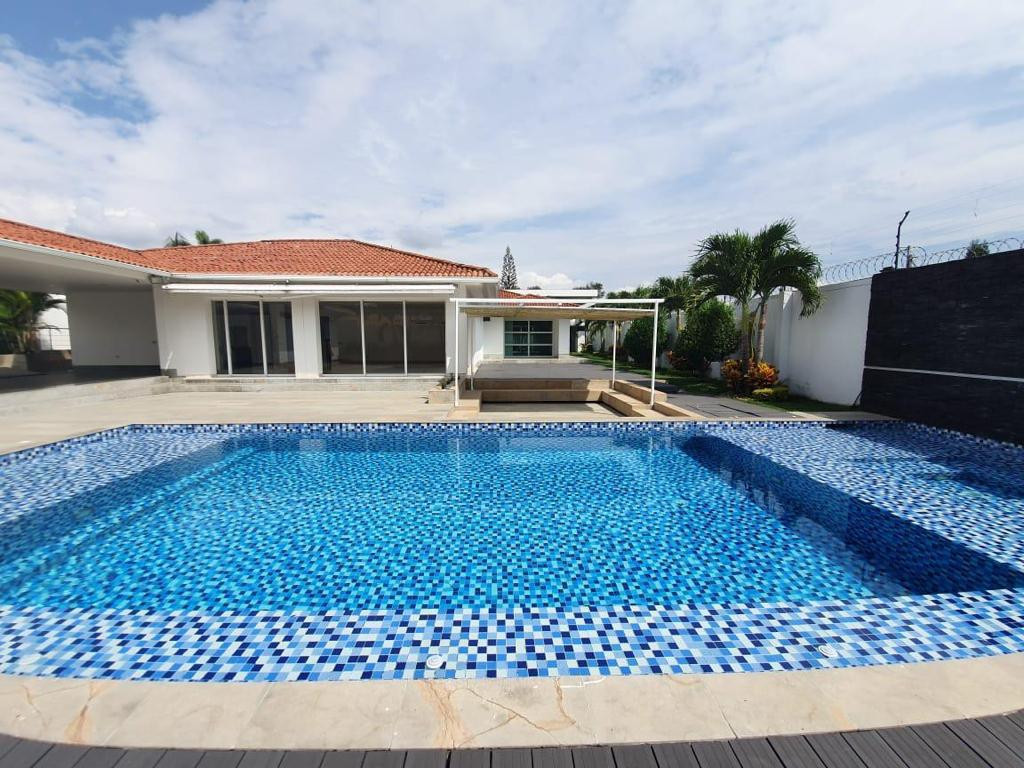 Departamento en venta bajo precio de mercado en Pance