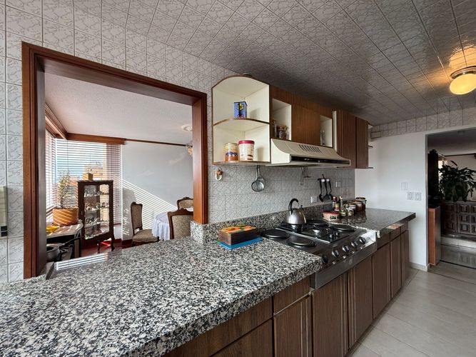 Apartamento de 3 alcobas en arriendo en La Cabrera, Bogotá, 212 m² · foto 2 de 24