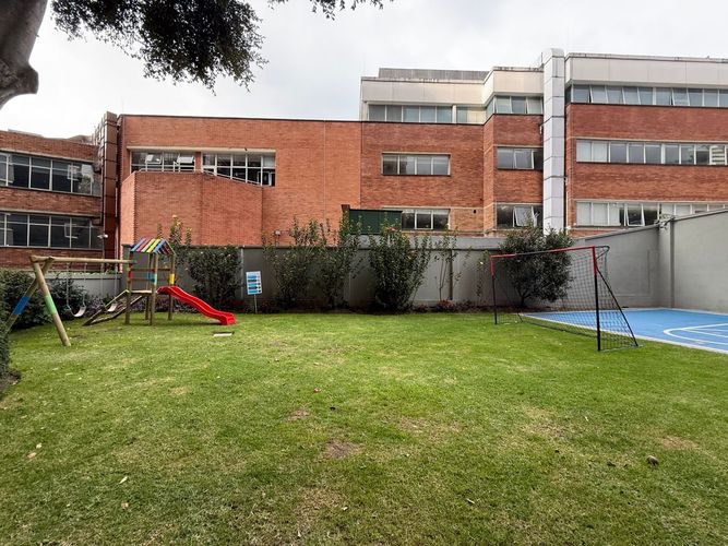 Apartamento de 3 alcobas en arriendo en La Cabrera, Bogotá, 212 m² · foto 23 de 24