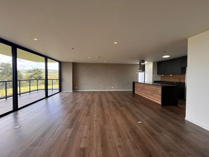 Apartamento de 2 alcobas en arriendo en El Poblado, Medellín, 155 m² · foto 3 de 19