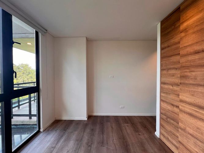 Apartamento de 2 alcobas en arriendo en El Poblado, Medellín, 155 m² · foto 8 de 19