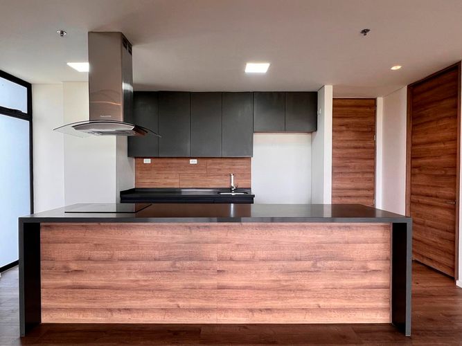 Apartamento de 2 alcobas en arriendo en El Poblado, Medellín, 155 m² · foto 4 de 19