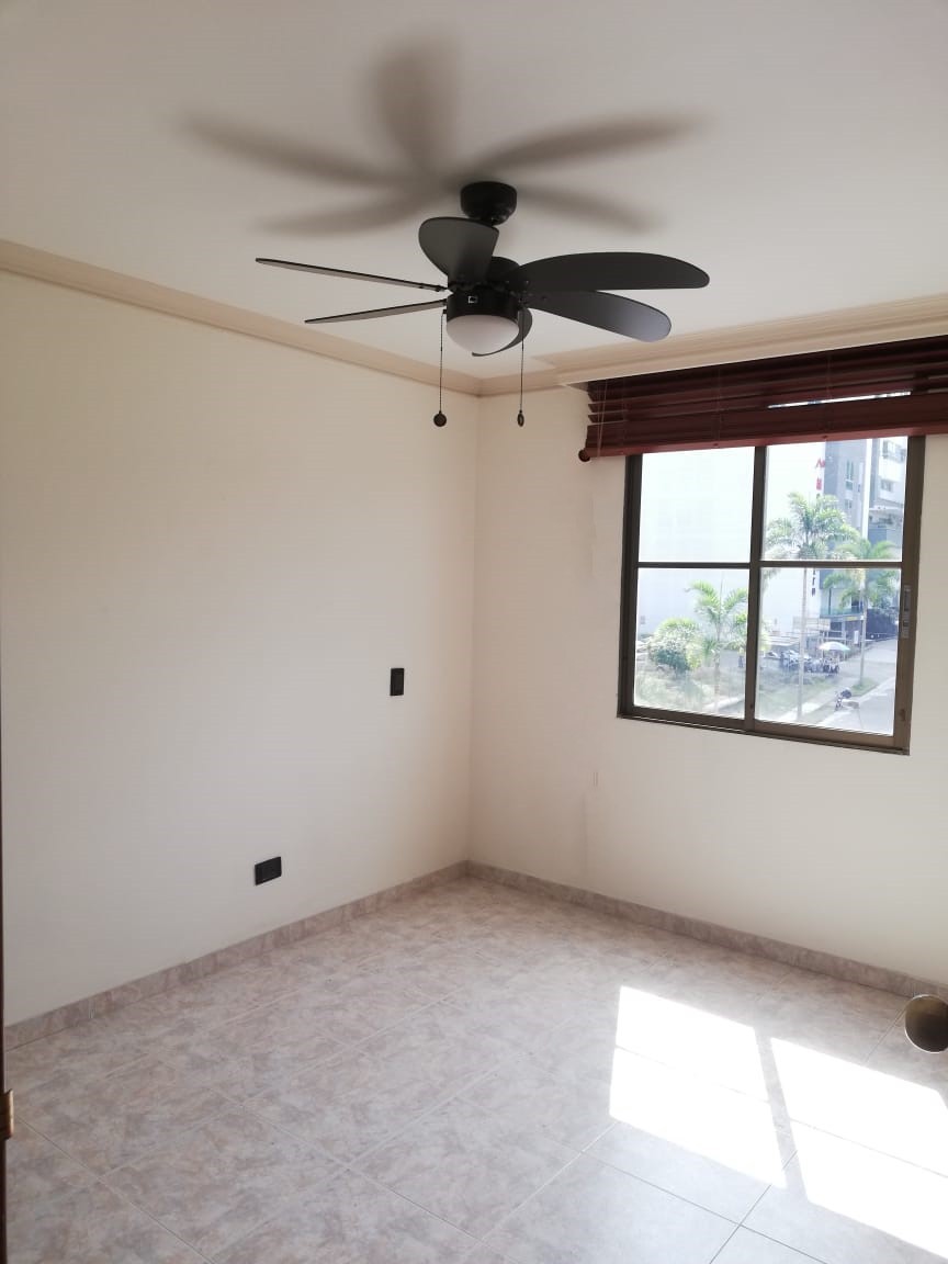 Apartamento en venta en Pinares, Pereira · foto 6 de 7