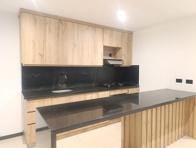 Apartamento de 3 alcobas en arriendo en El Poblado, Medellín, 140 m² · foto 6 de 19