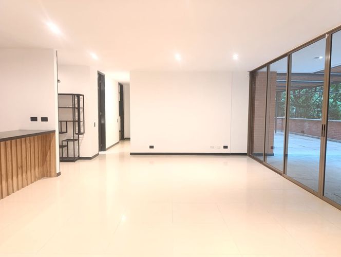Apartamento de 3 alcobas en arriendo en El Poblado, Medellín, 140 m² · foto 5 de 19