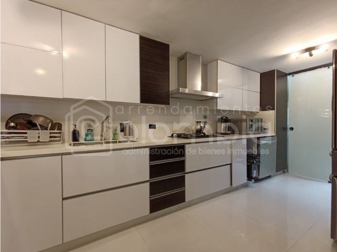 Casa de 3 alcobas en venta en San Lucas, Envigado, 270 m² · foto 5 de 24