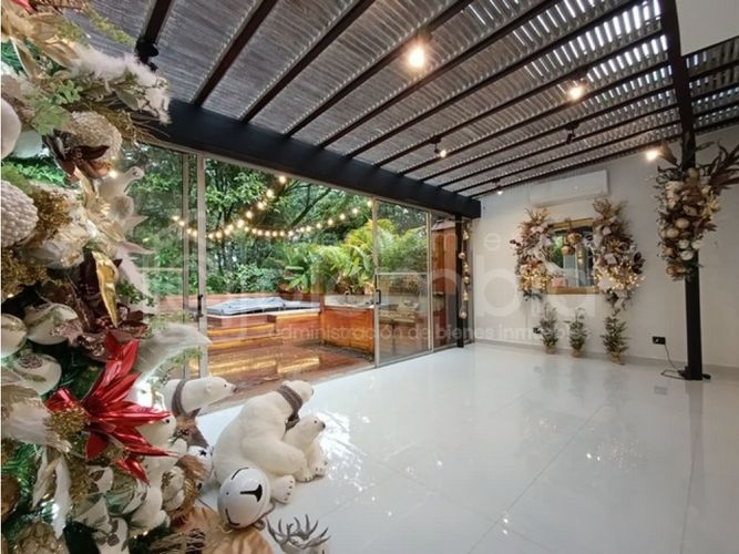 Casa de 3 alcobas en venta en San Lucas, Envigado, 270 m² · foto 10 de 24