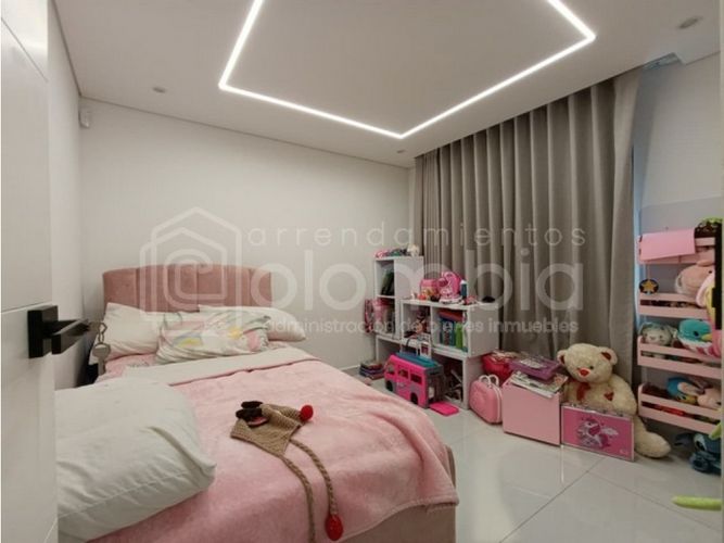 Casa de 3 alcobas en venta en San Lucas, Envigado, 270 m² · foto 17 de 24
