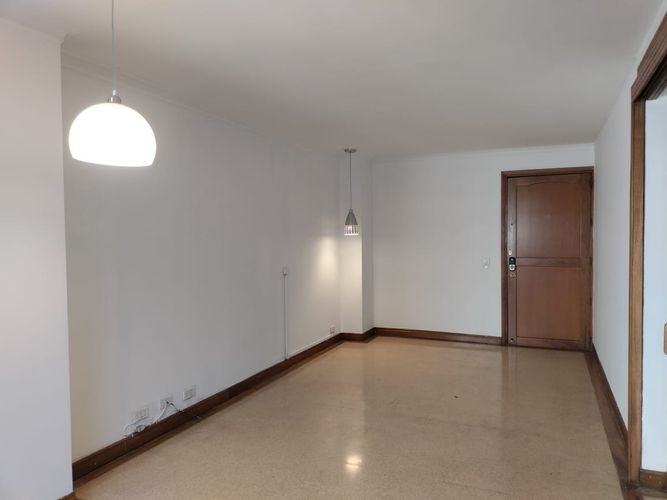 Apartamento de 2 alcobas en arriendo en El Poblado, Medellín, 70 m² · foto 4 de 12