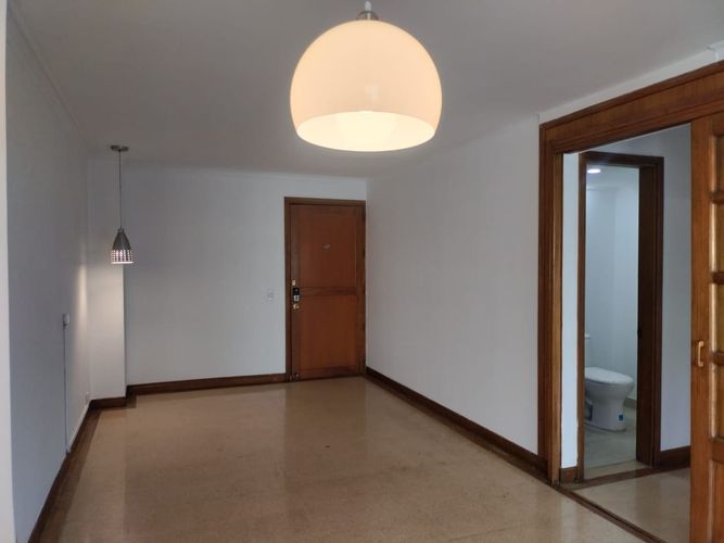 Apartamento de 2 alcobas en arriendo en El Poblado, Medellín, 70 m² · foto 5 de 12