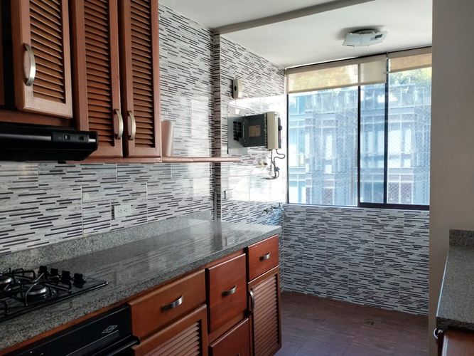 Apartamento de 2 alcobas en arriendo en El Poblado, Medellín, 70 m² · foto 6 de 12