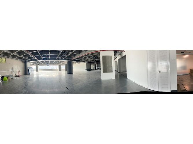 Oficina en arriendo en Las Vegas, Envigado, 717 m² · foto 2 de 9