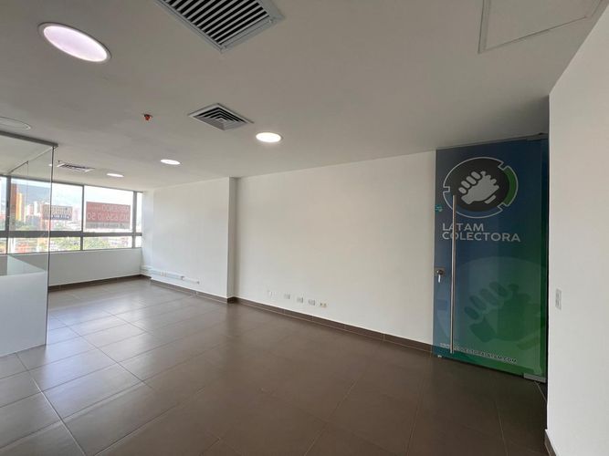 Oficina en arriendo en Las Lomitas, Sabaneta, 40 m² · foto 12 de 20