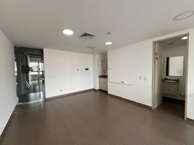Oficina en arriendo en Las Lomitas, Sabaneta, 40 m² · foto 13 de 20