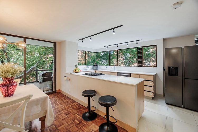 Apartamento de 3 alcobas en venta en La Aguacatala, Medellín, 175 m² · foto 8 de 19