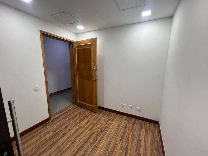Oficina en arriendo en El Poblado, Medellín, 35 m² · foto 11 de 12
